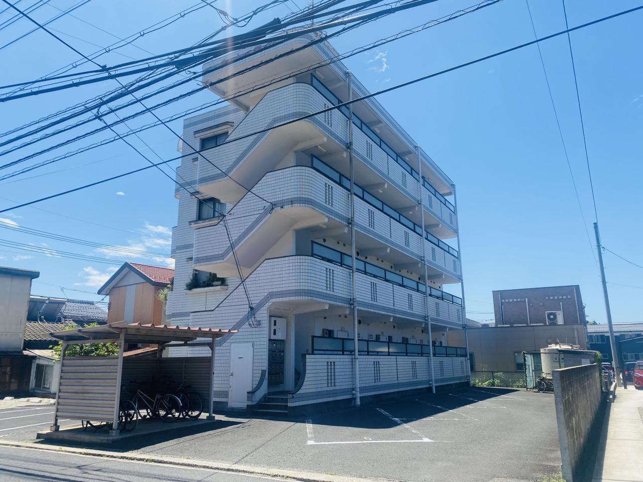 Apartment Building in Kasugacho, Matsue — photograph 2