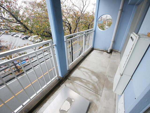 Apartment Building in Higashi-ku, Fukuoka — photograph 1