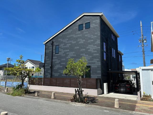 Contemporary Two-Storey House in Itoman — photograph 3