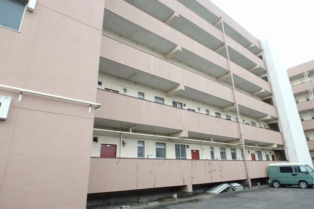 Apartment Building in Shobubarucho, Miyakonojo — photograph 4