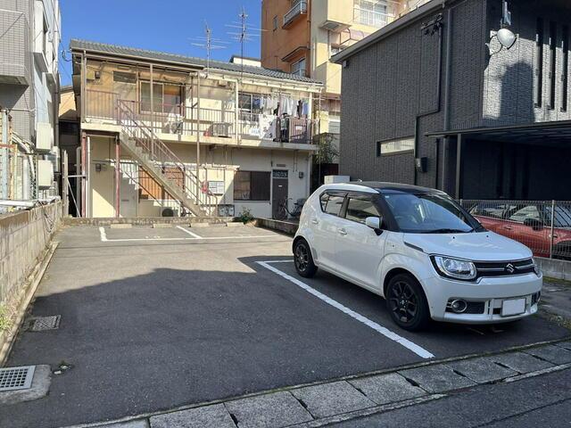 Apartment Building in Take, Kagoshima — photograph 3