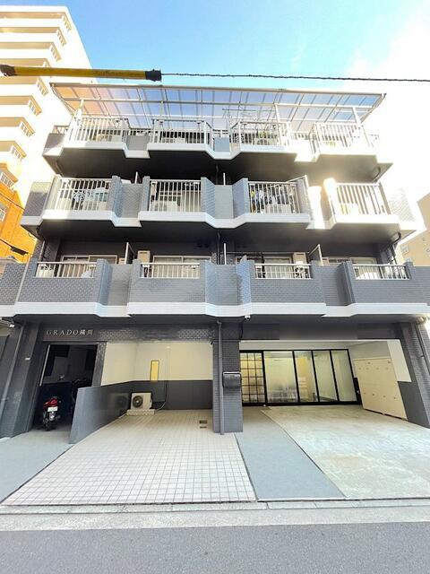 Apartment Building in Nishi-ku, Hiroshima — photograph 2