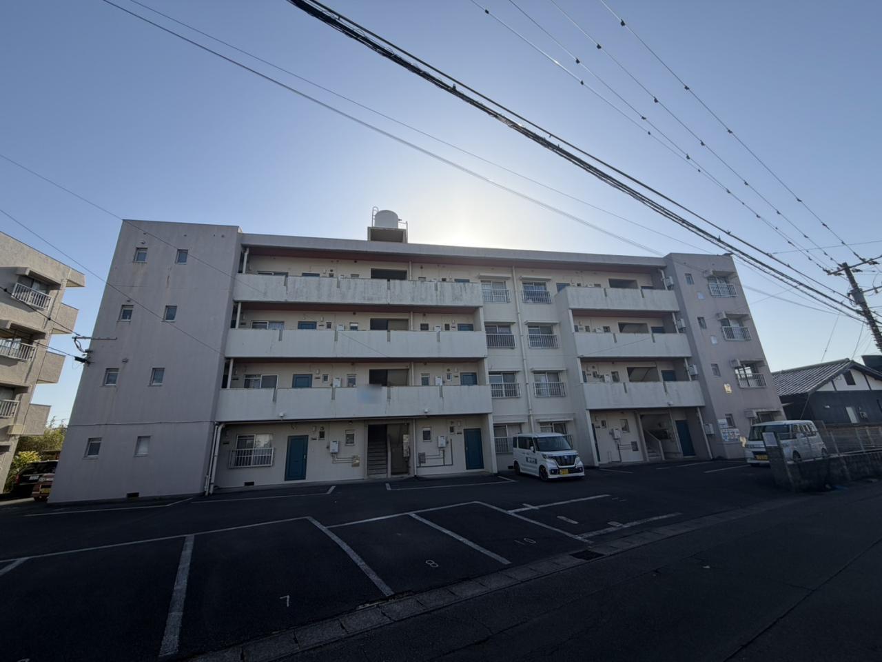 Apartment Building in Shinbeppucho, Miyazaki — photograph 3