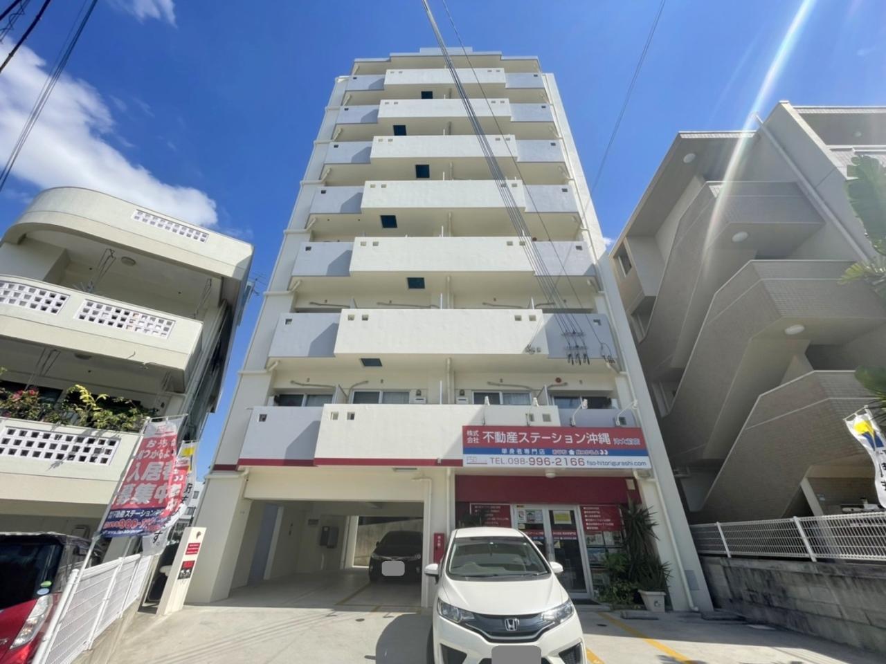 Apartment Building in Nagata, Naha — photograph 1