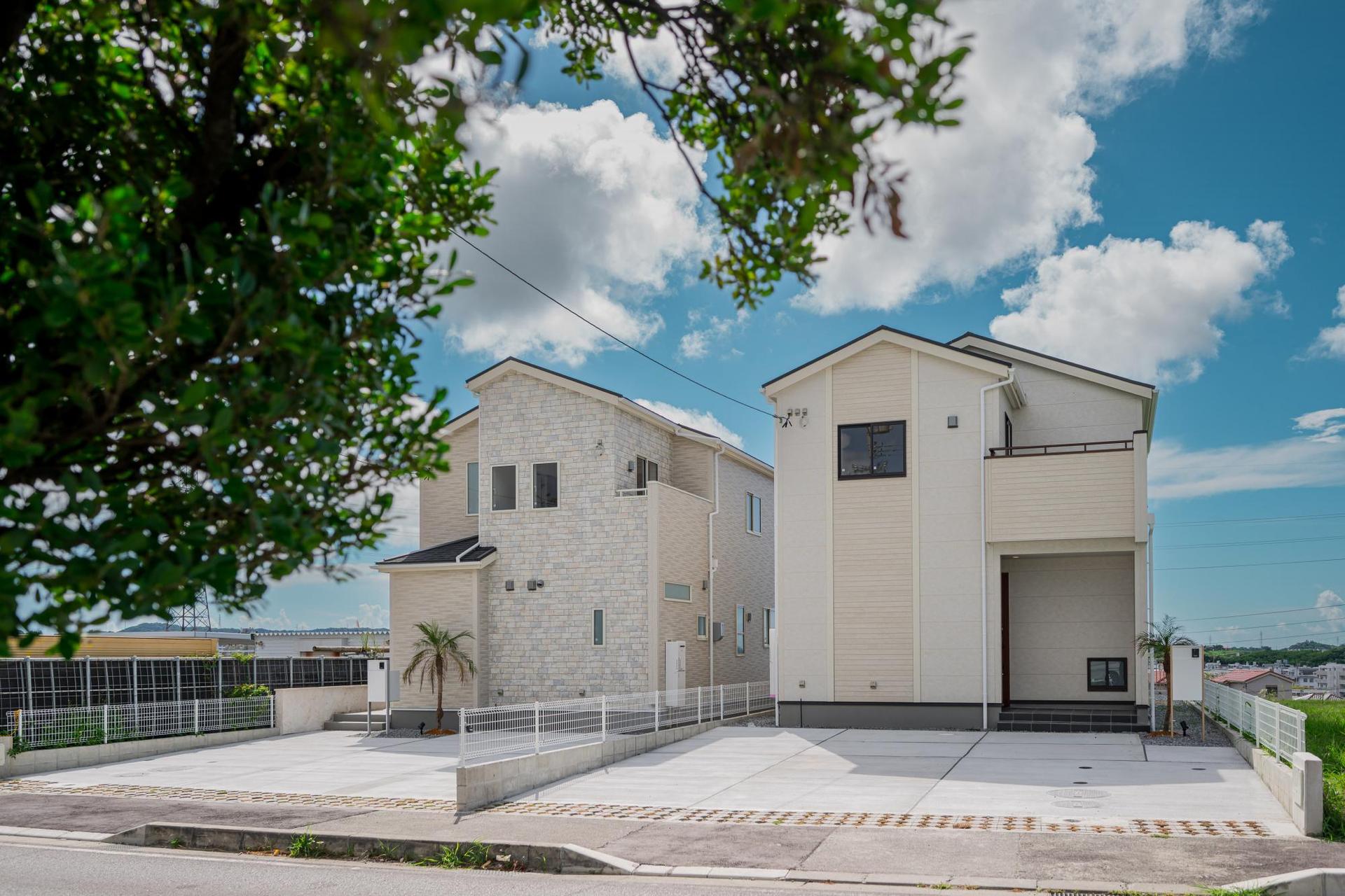 Modern Family House in Yaese — photograph 2