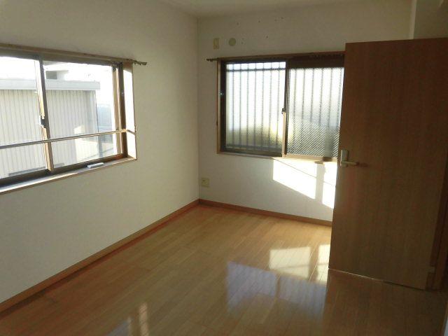 Apartment Building in Otakamimachi, Takamatsu — photograph 5