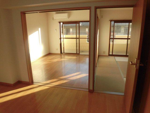 Apartment Building in Otakamimachi, Takamatsu — photograph 4