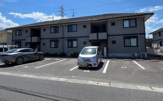 Apartment Building in Yonehara, Yonago — photograph 3