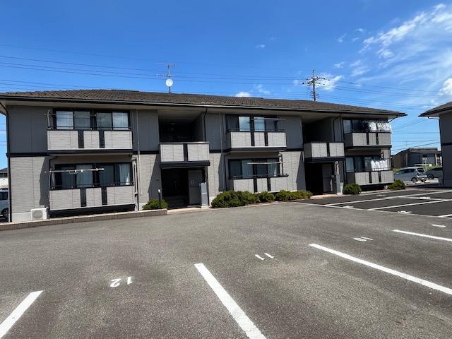Apartment Building in Yonehara, Yonago — photograph 2