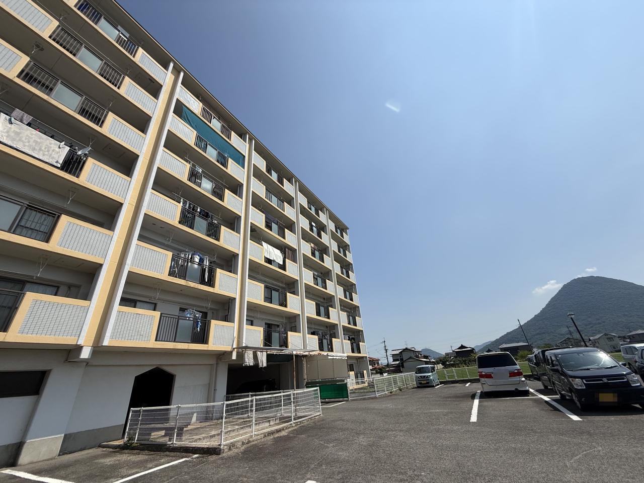 Apartment Building in Kawanishicho-kita, Marugame — photograph 4