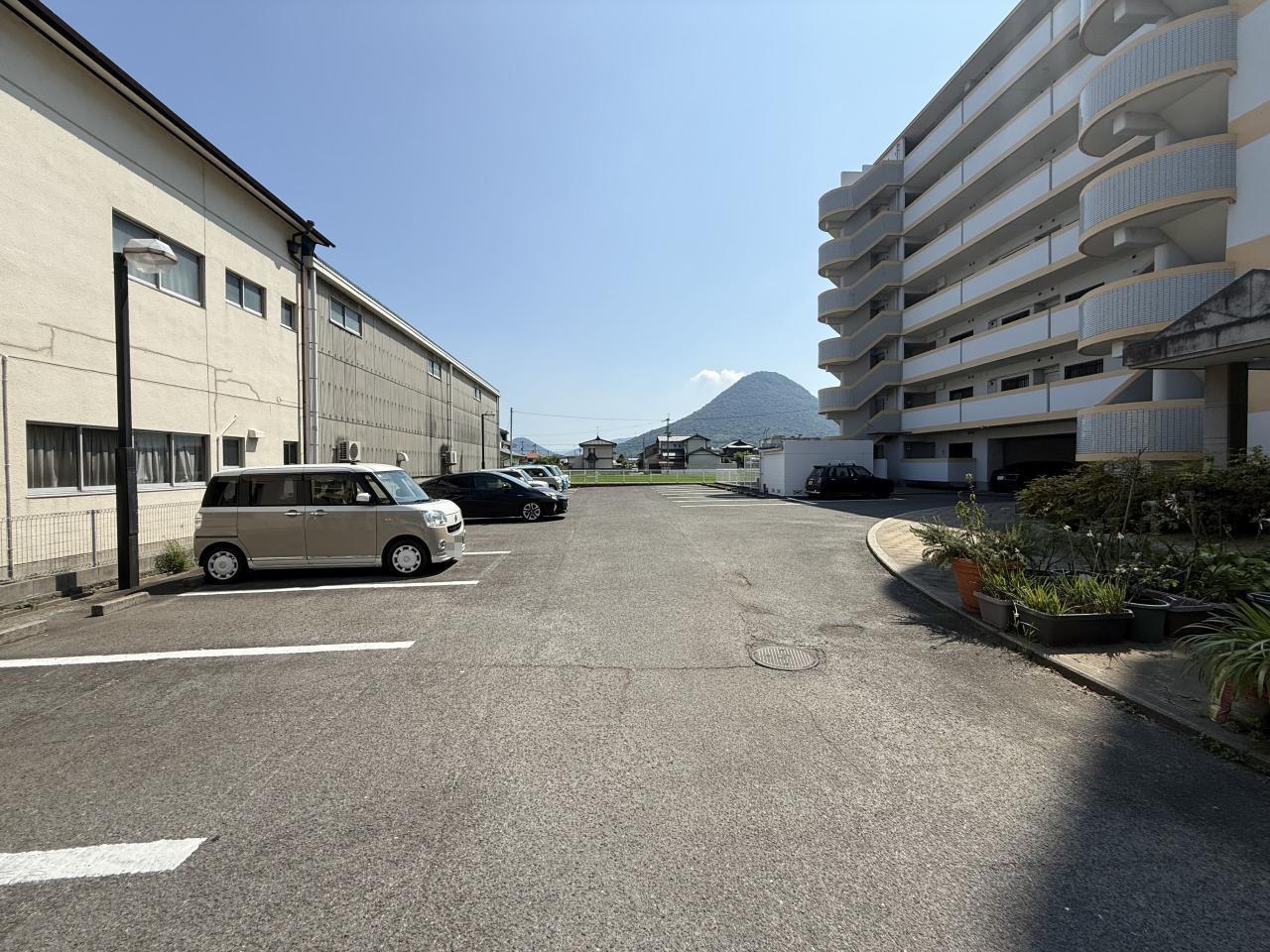 Apartment Building in Kawanishicho-kita, Marugame — photograph 5
