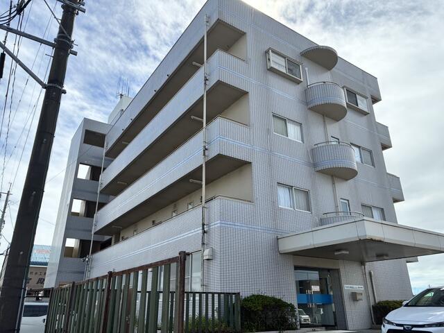 Office in Tayoshi, Miyazaki — photograph 3
