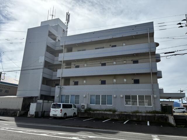 Office in Tayoshi, Miyazaki — photograph 4
