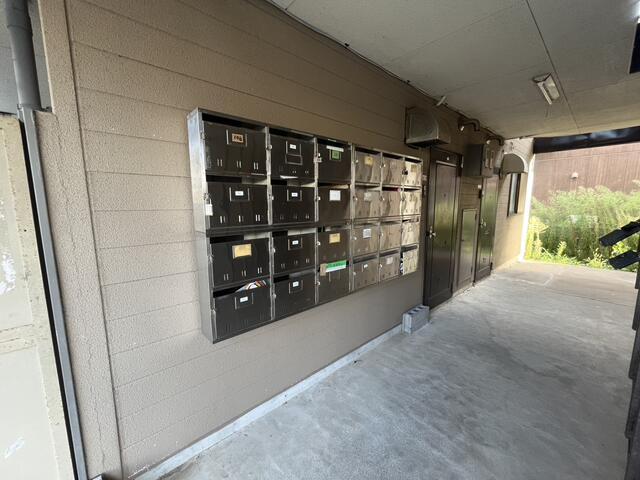 Apartment Building in Awajimamachi, Toyama — photograph 3