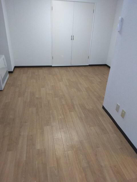 Apartment Building in Toyohira-ku, Sapporo — photograph 4