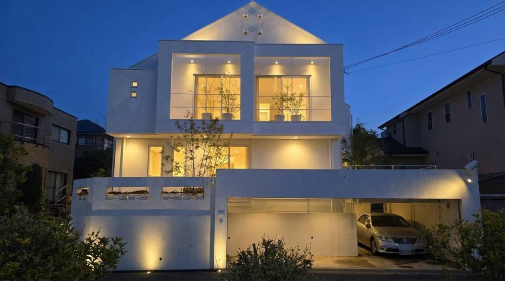 Spacious Detached House in Mino — photograph 2