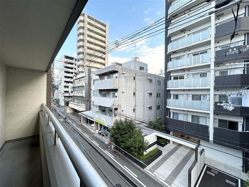 Renovated Detached House in Osaka — photograph 4