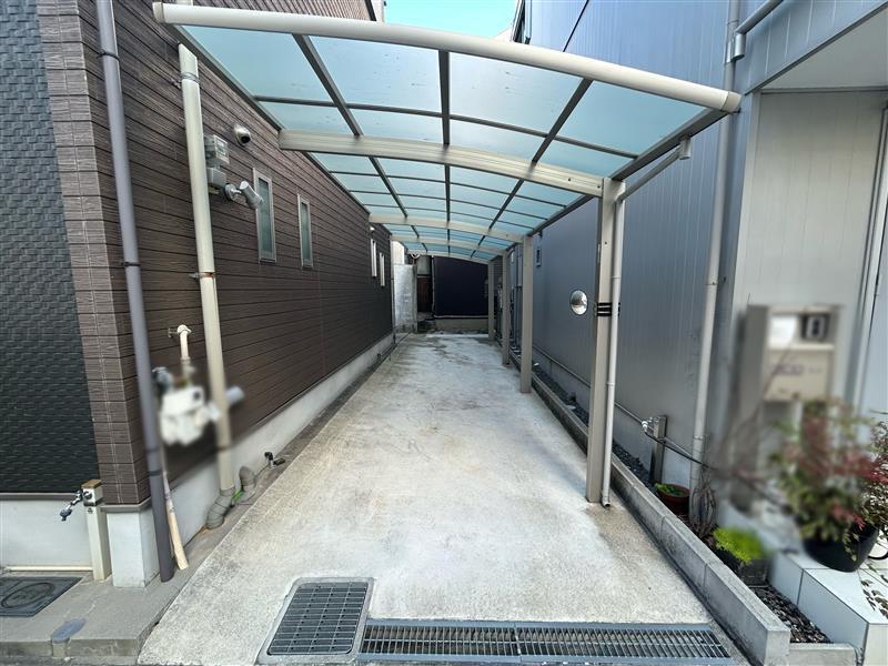 Renovated Detached House in Osaka — photograph 2