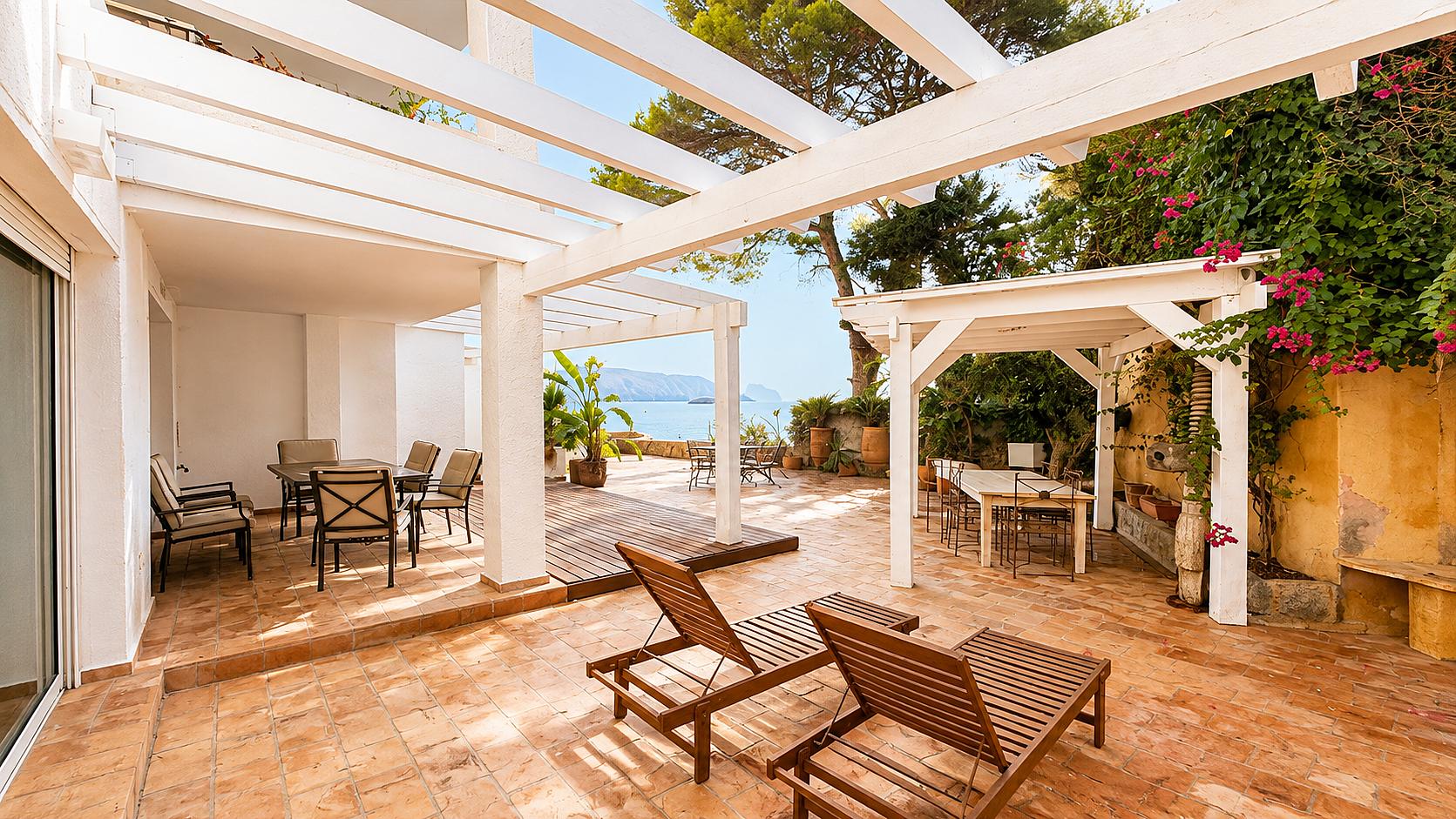 Seafront Triplex in Alicante — photograph 2