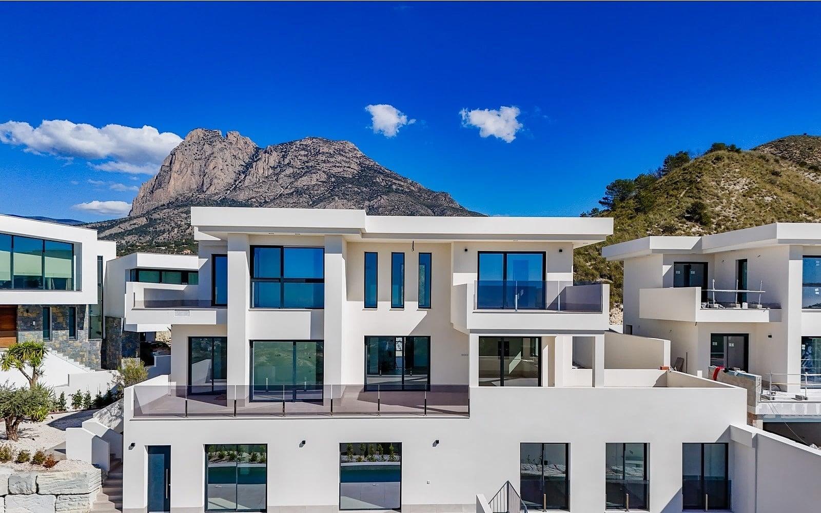 8-Bedroom Luxury Villa in Finestrat — photograph 5