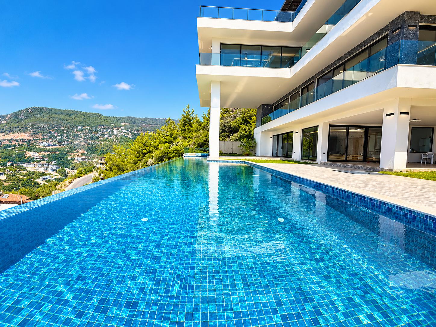 Furnished Sea-View Villa in Antalya — photograph 3