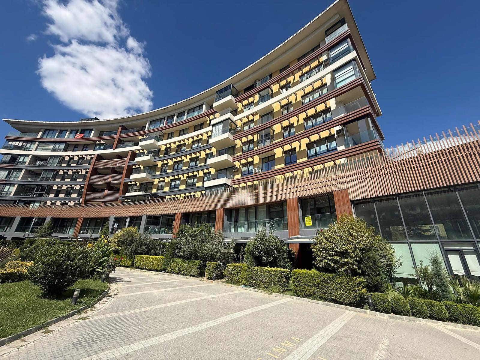 Spacious Duplex Apartment in İstanbul — photograph 2