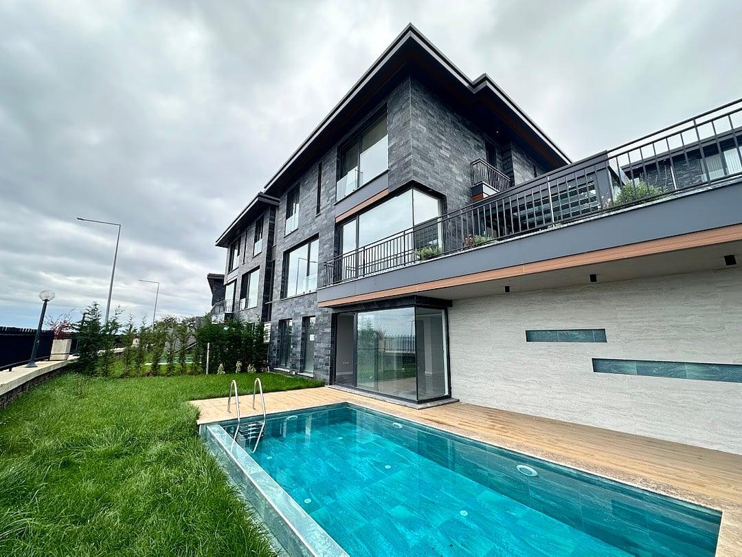 Semi-Detached Villas in Trabzon — photograph 3