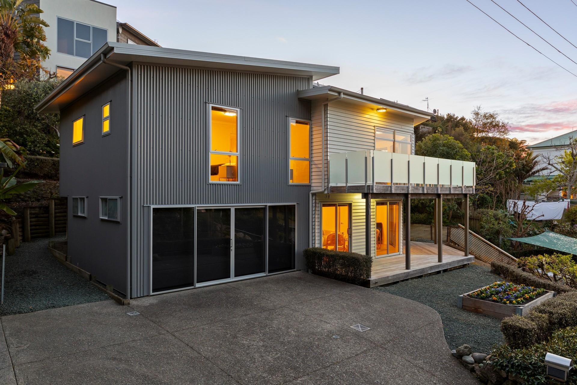 18 Poynters Crescent — photograph 2