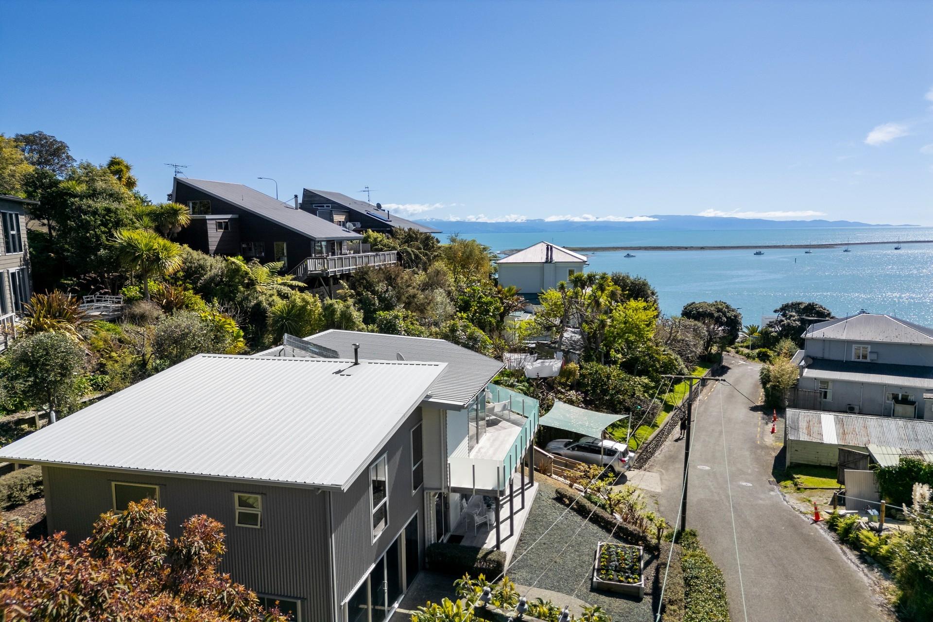 18 Poynters Crescent — photograph 5