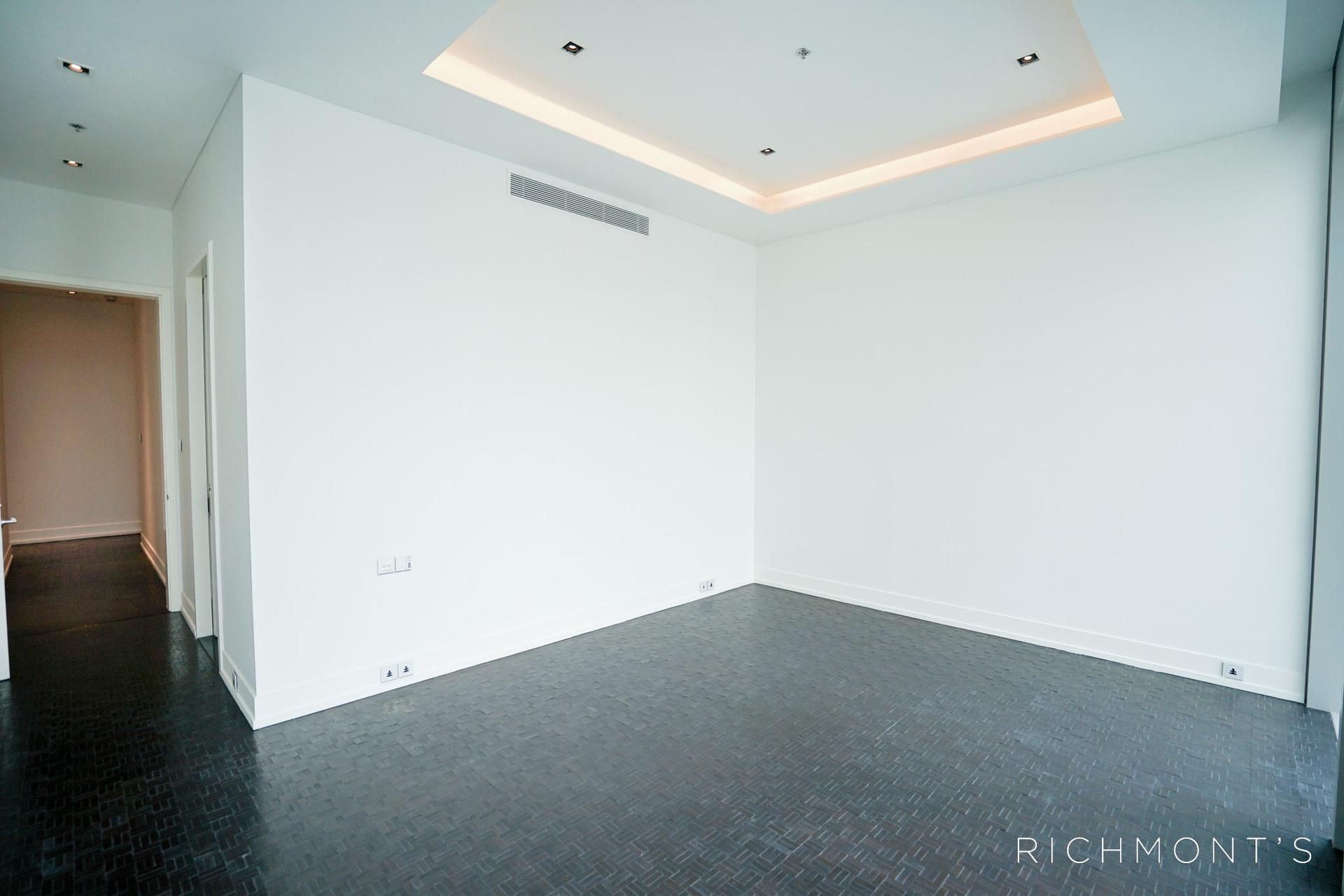 Branded Three-Bed Residence With Balcony — photograph 4