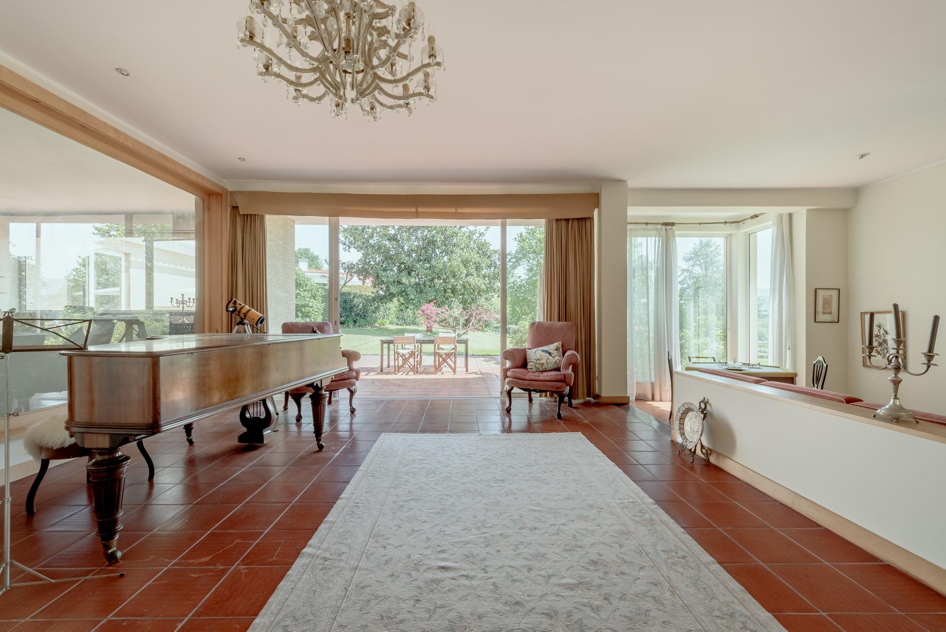 House in Amares (94091) — photograph 3