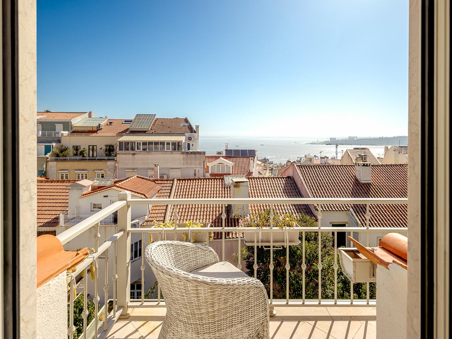 House in Lisboa (96007) — photograph 2