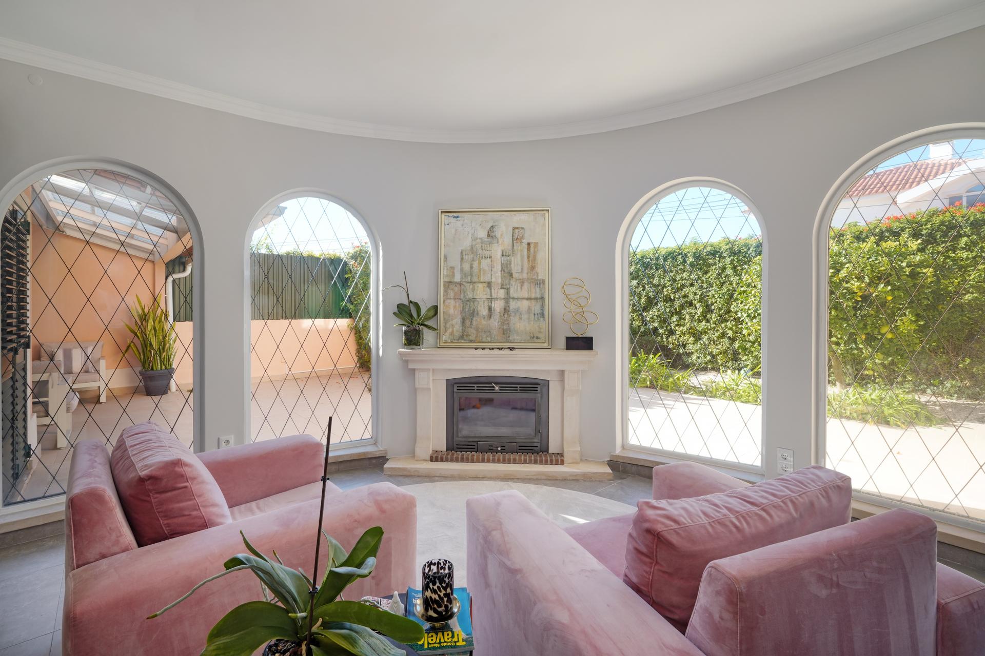 House in Cascais (93836) — photograph 1
