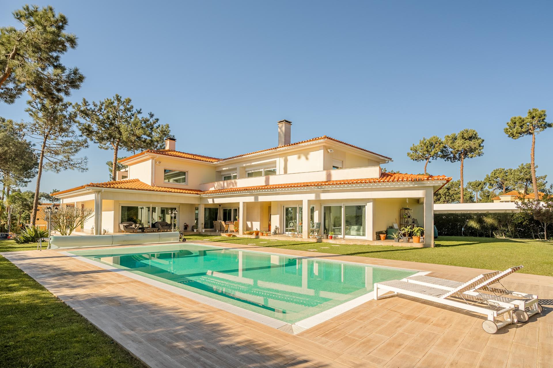 House in Almada (85728) — photograph 1