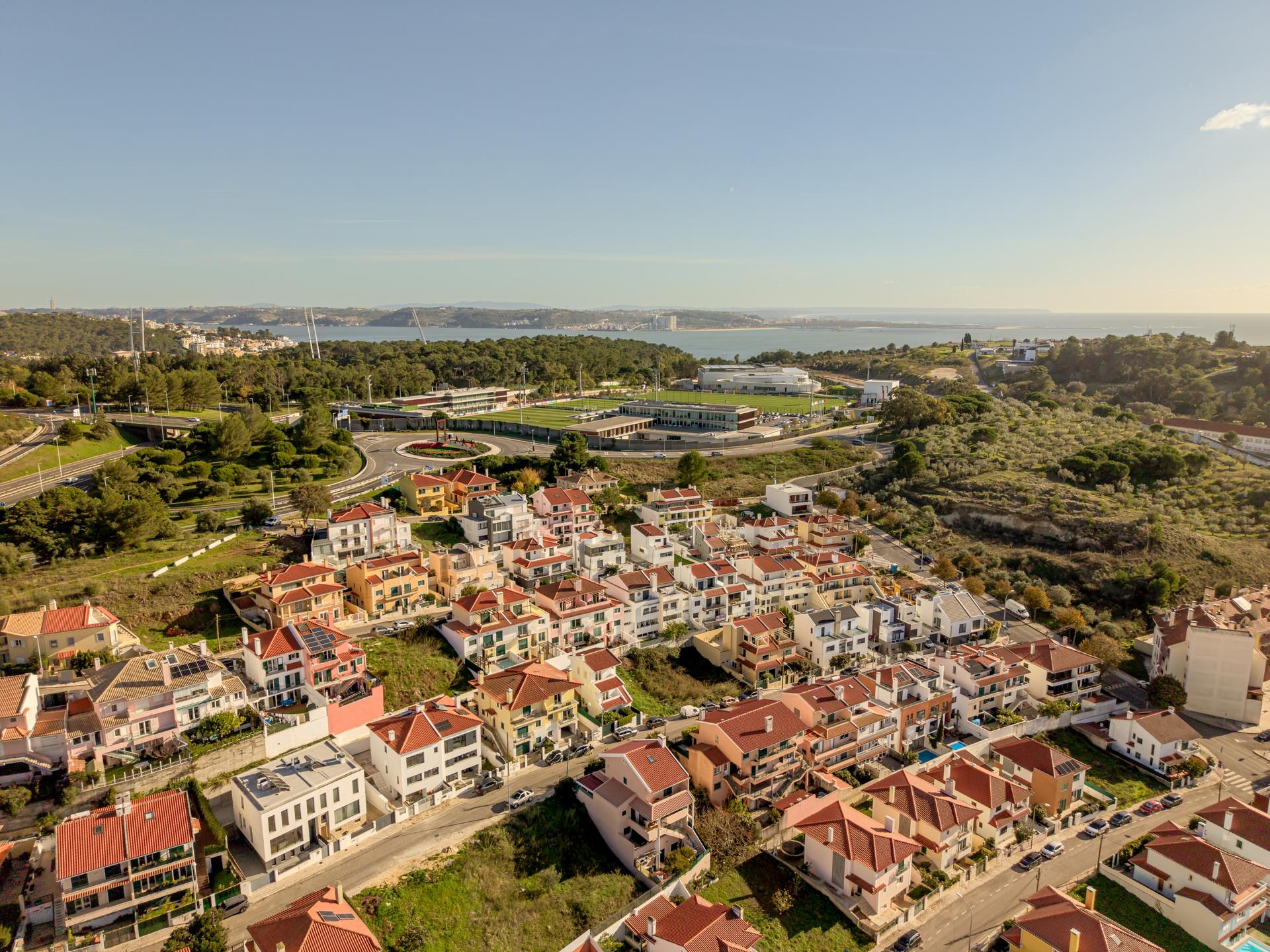 Urban Land in Oeiras (93983) — photograph 3