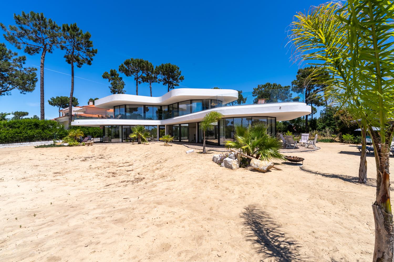 House in Almada (98337) — photograph 1