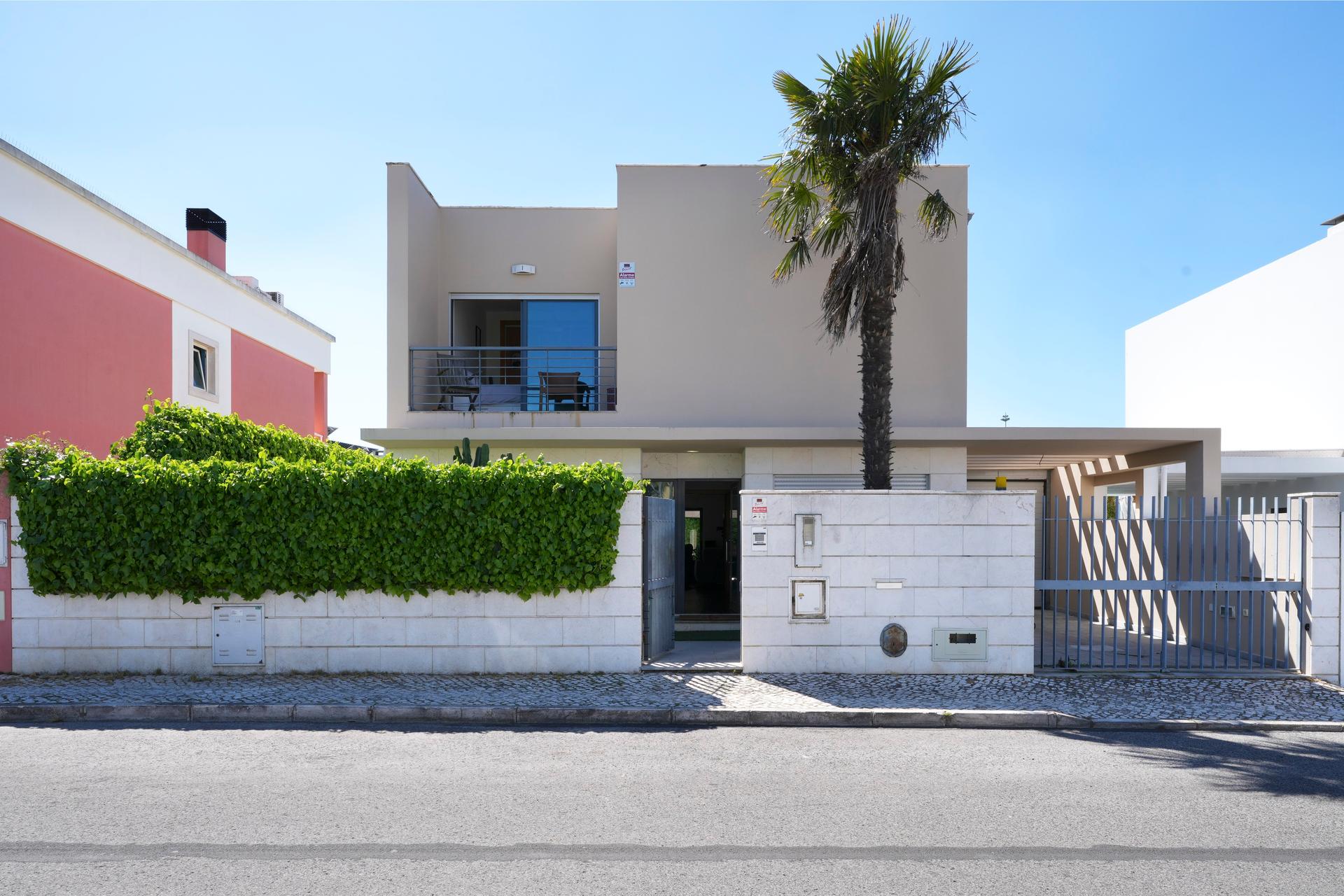 House in Cascais (96662) — photograph 2