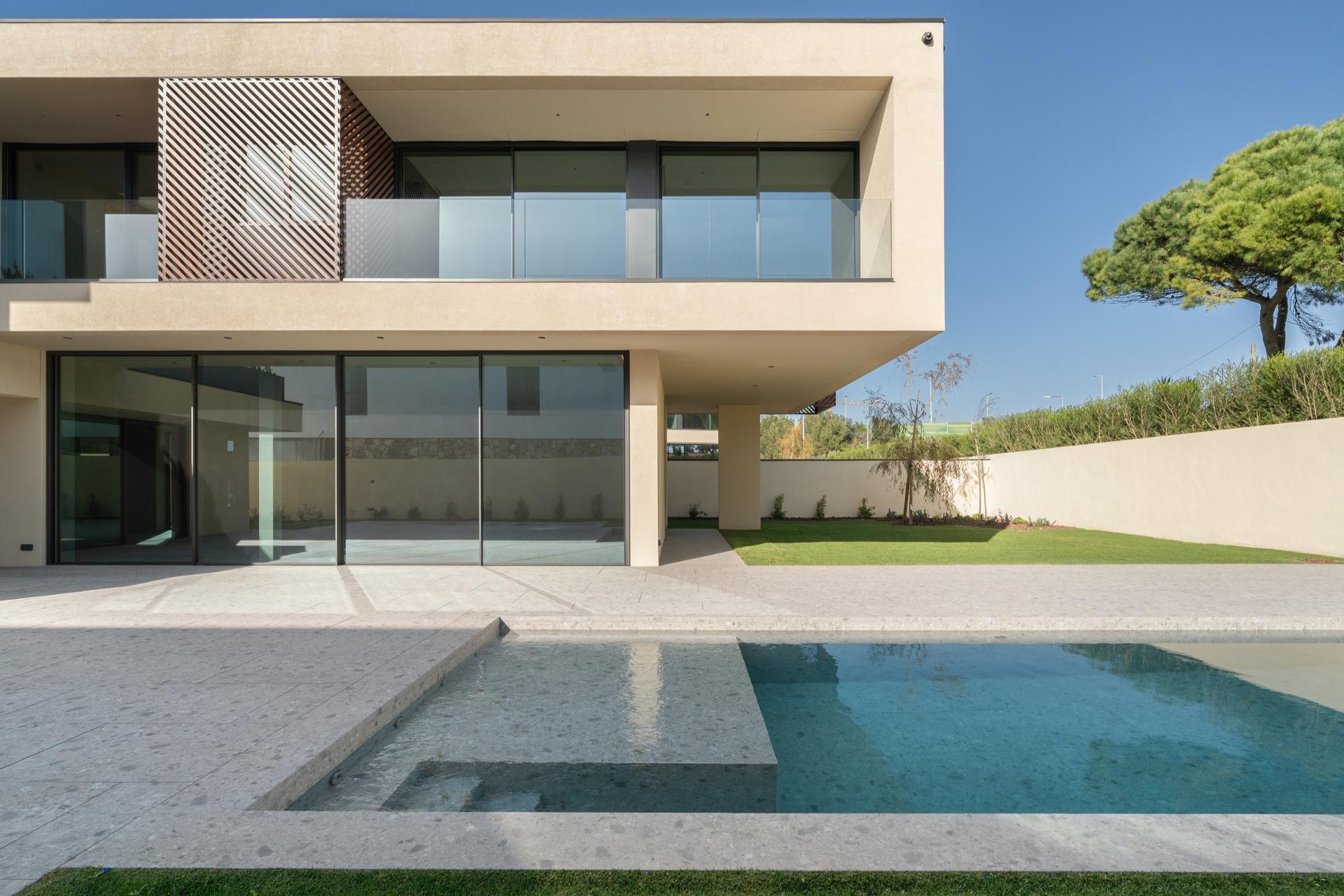 House in Cascais (94959) — photograph 2