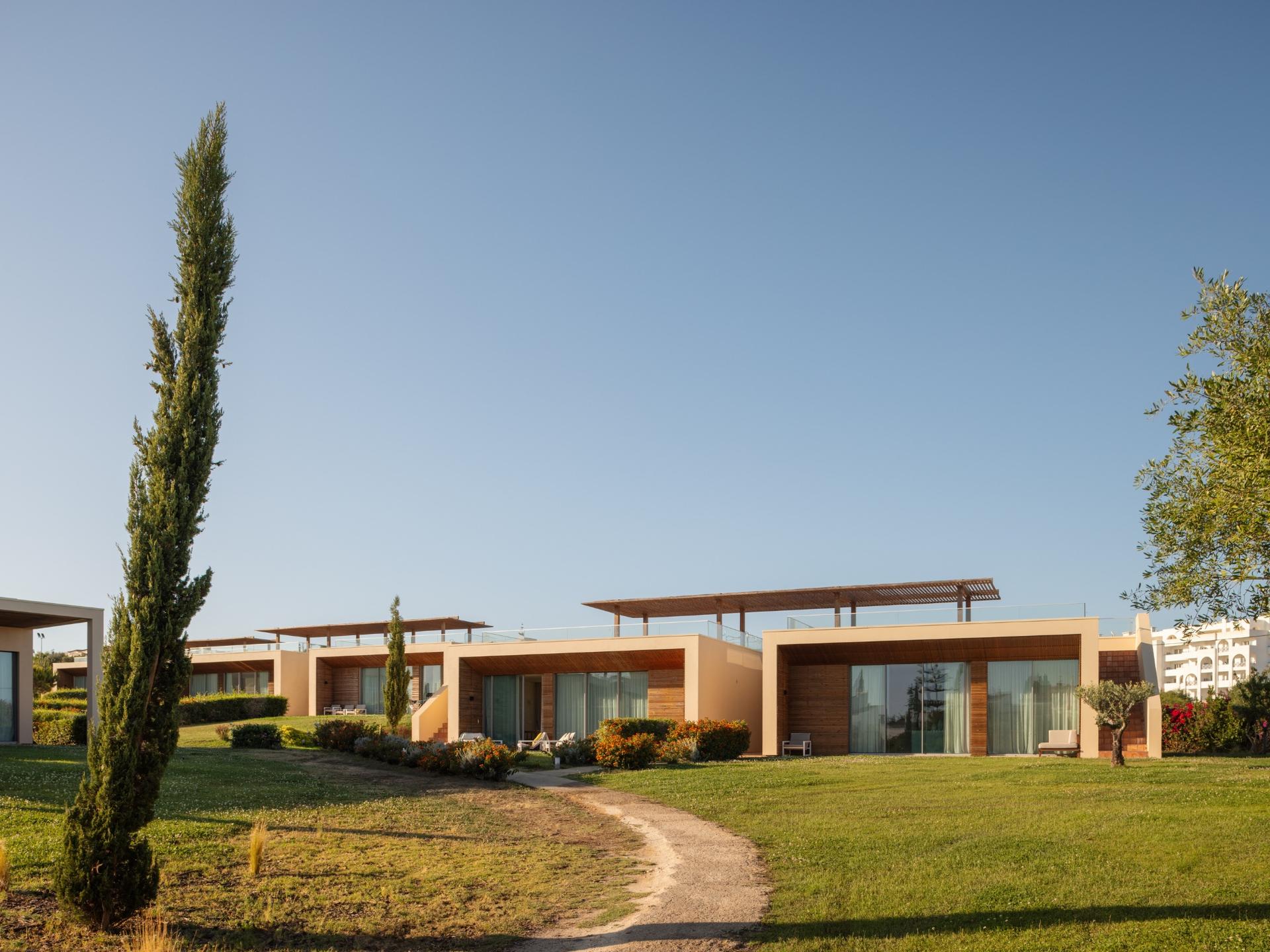 White Shell Beach Villas — photograph 2