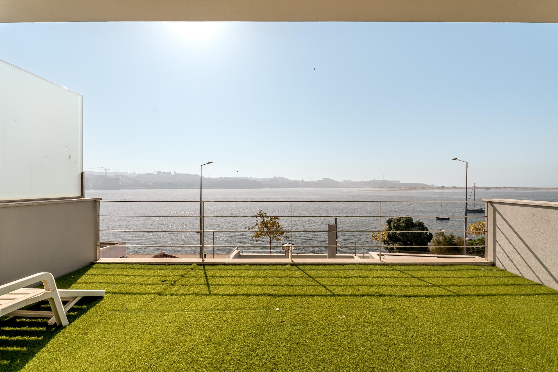 House in Porto (93000) — photograph 2
