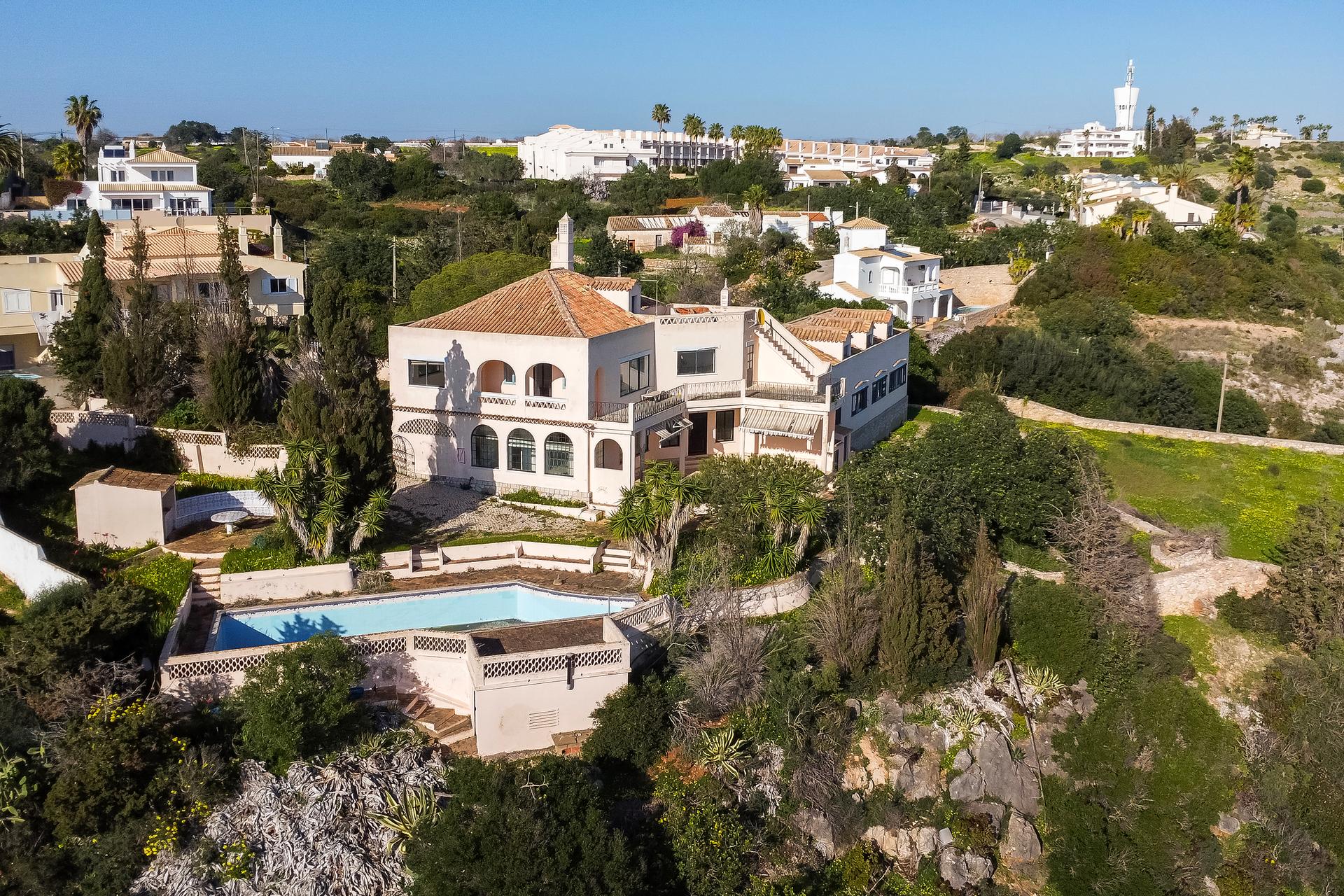 House in Albufeira — photograph 2