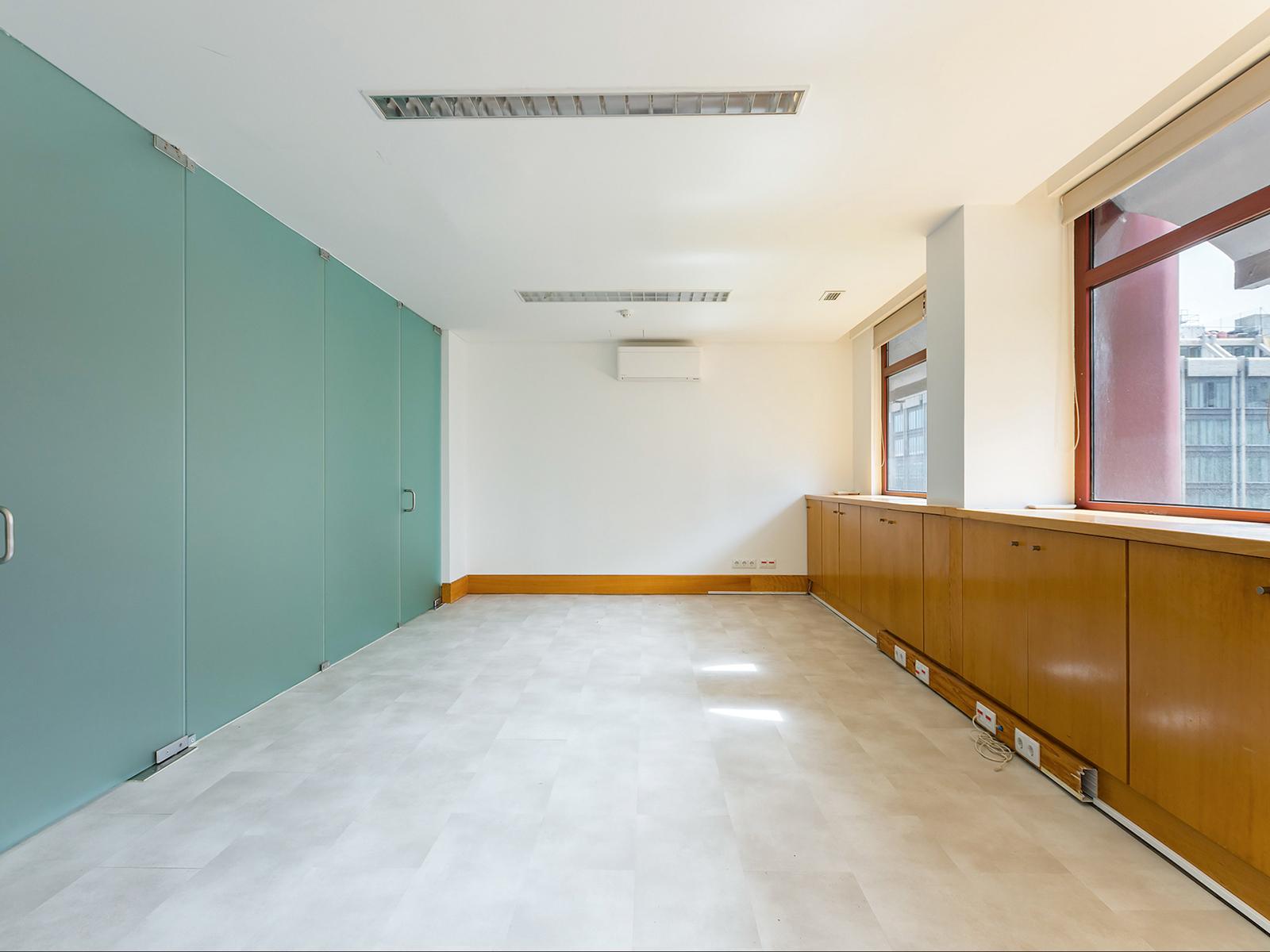 Office / Practice in Lisboa (96067) — photograph 2