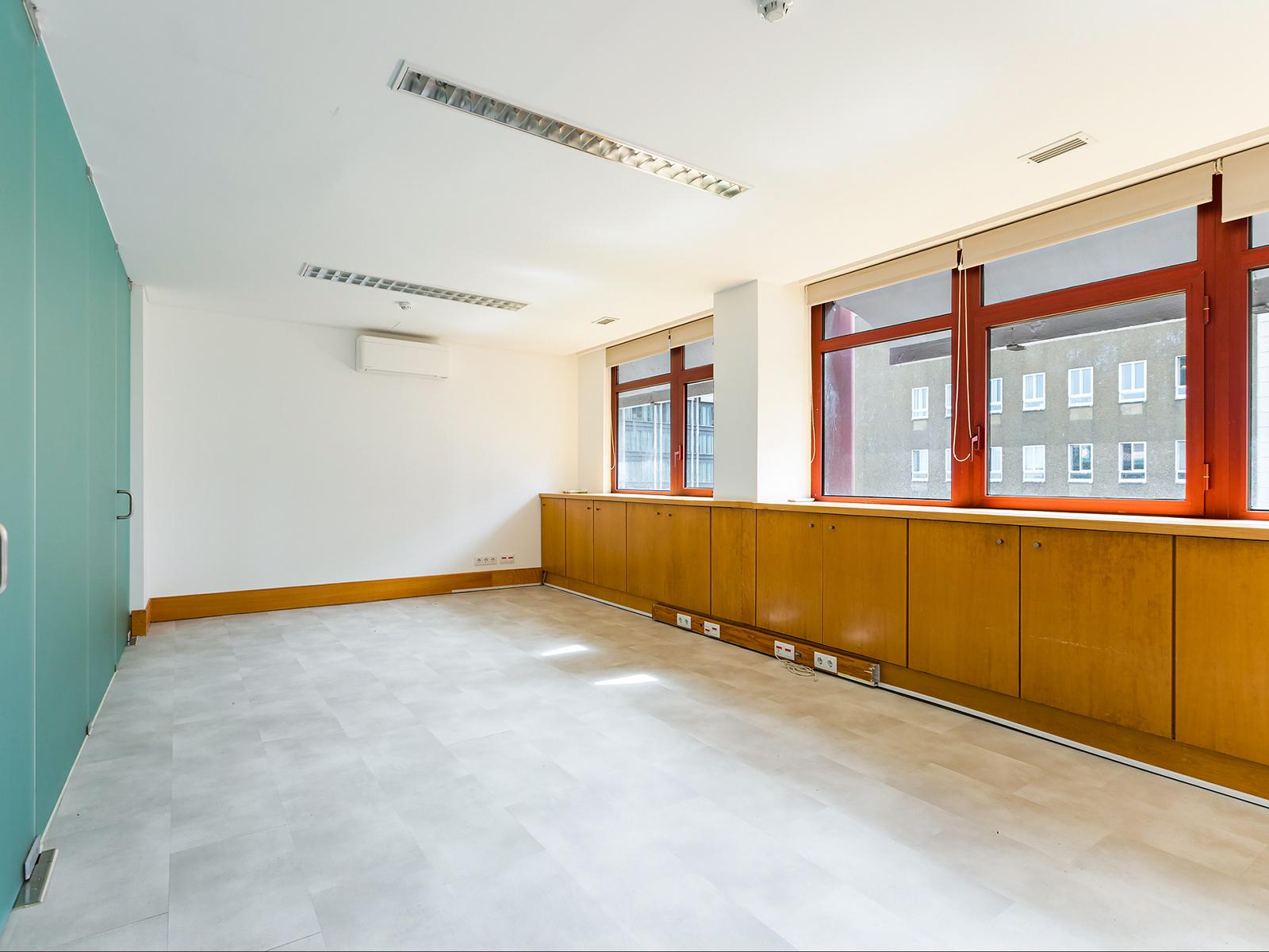 Office / Practice in Lisboa (96067) — photograph 5