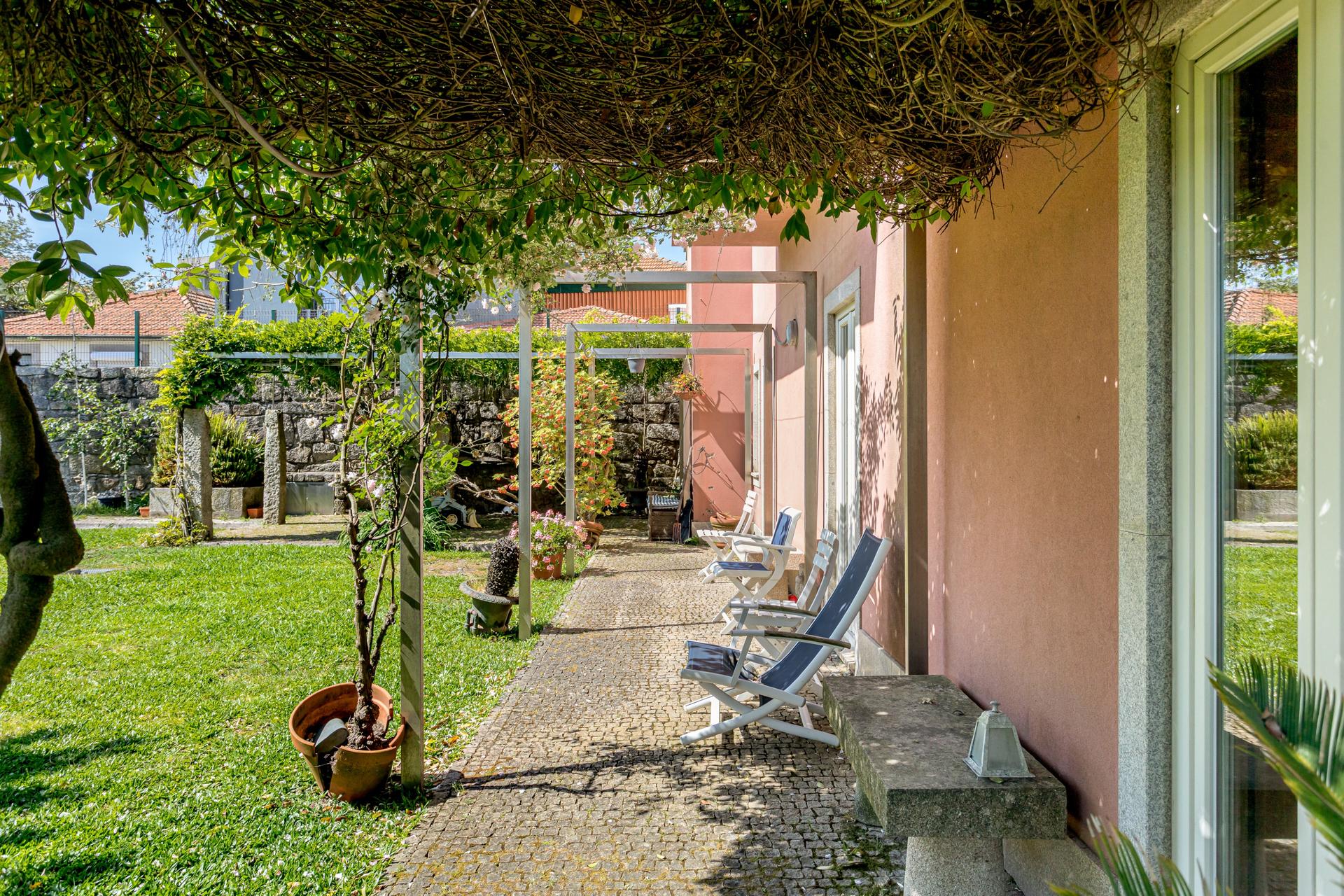 House in Porto (95268) — photograph 2