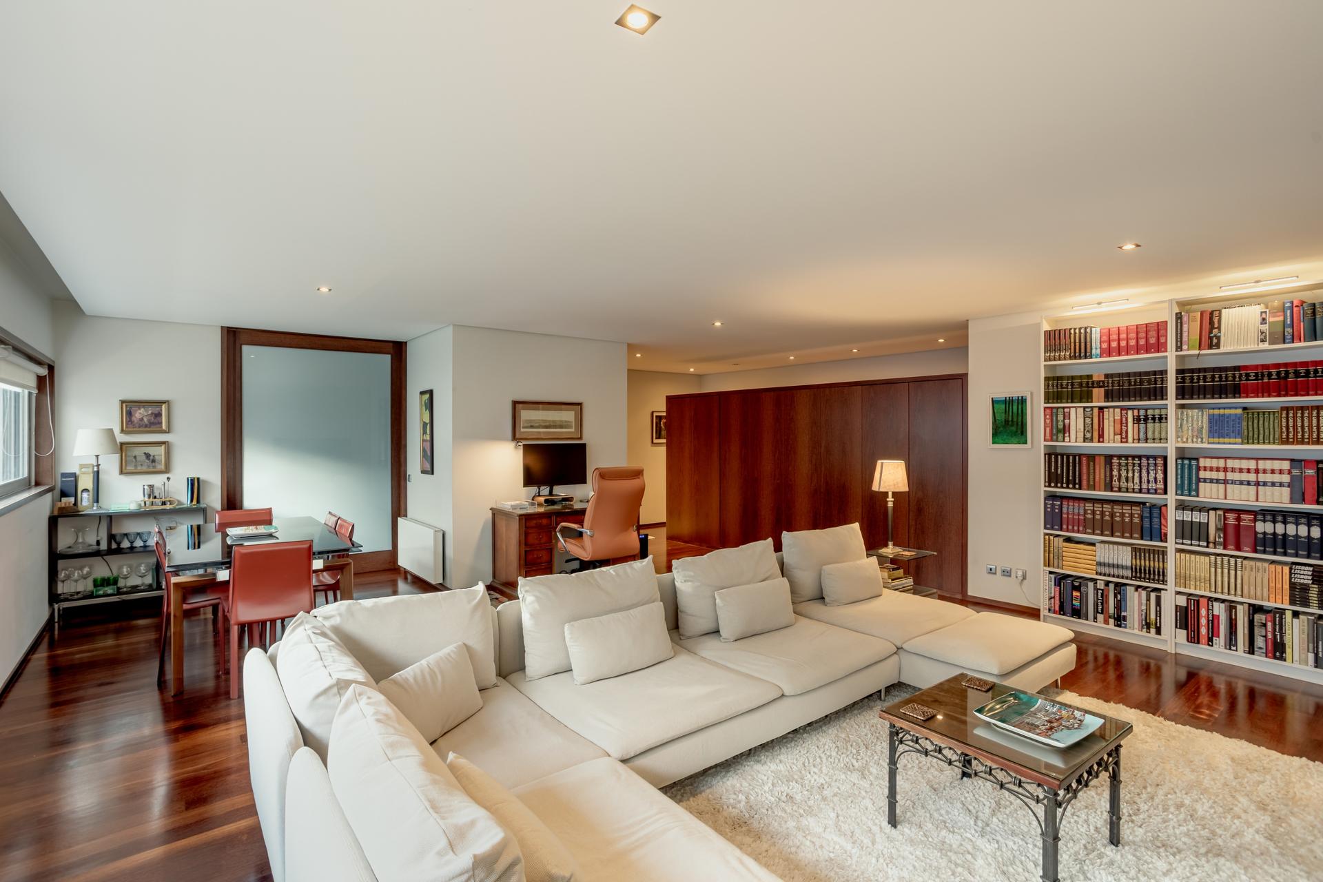 Apartment in Porto (95365) — photograph 5