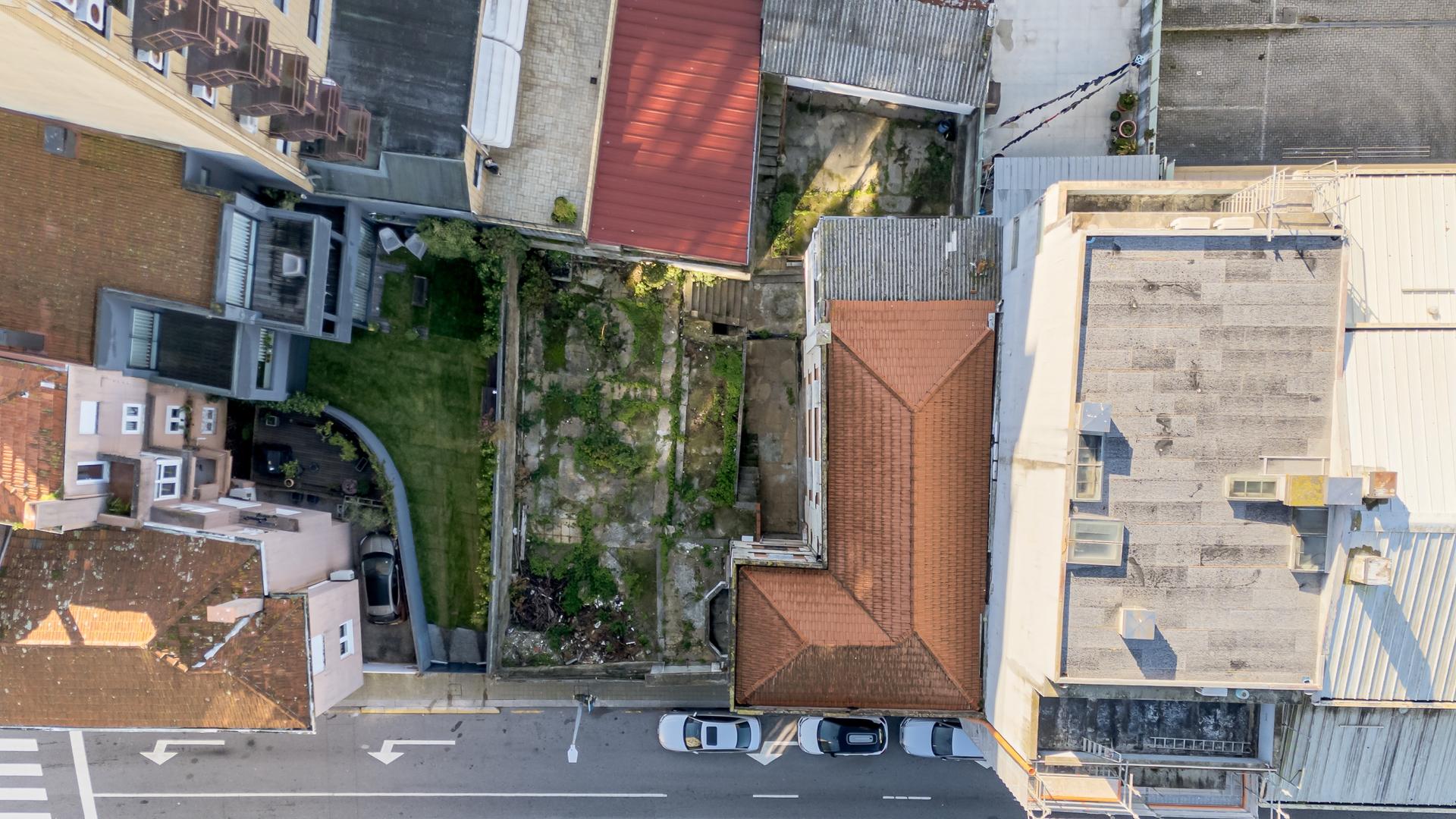 Building in Porto (93610) — photograph 2