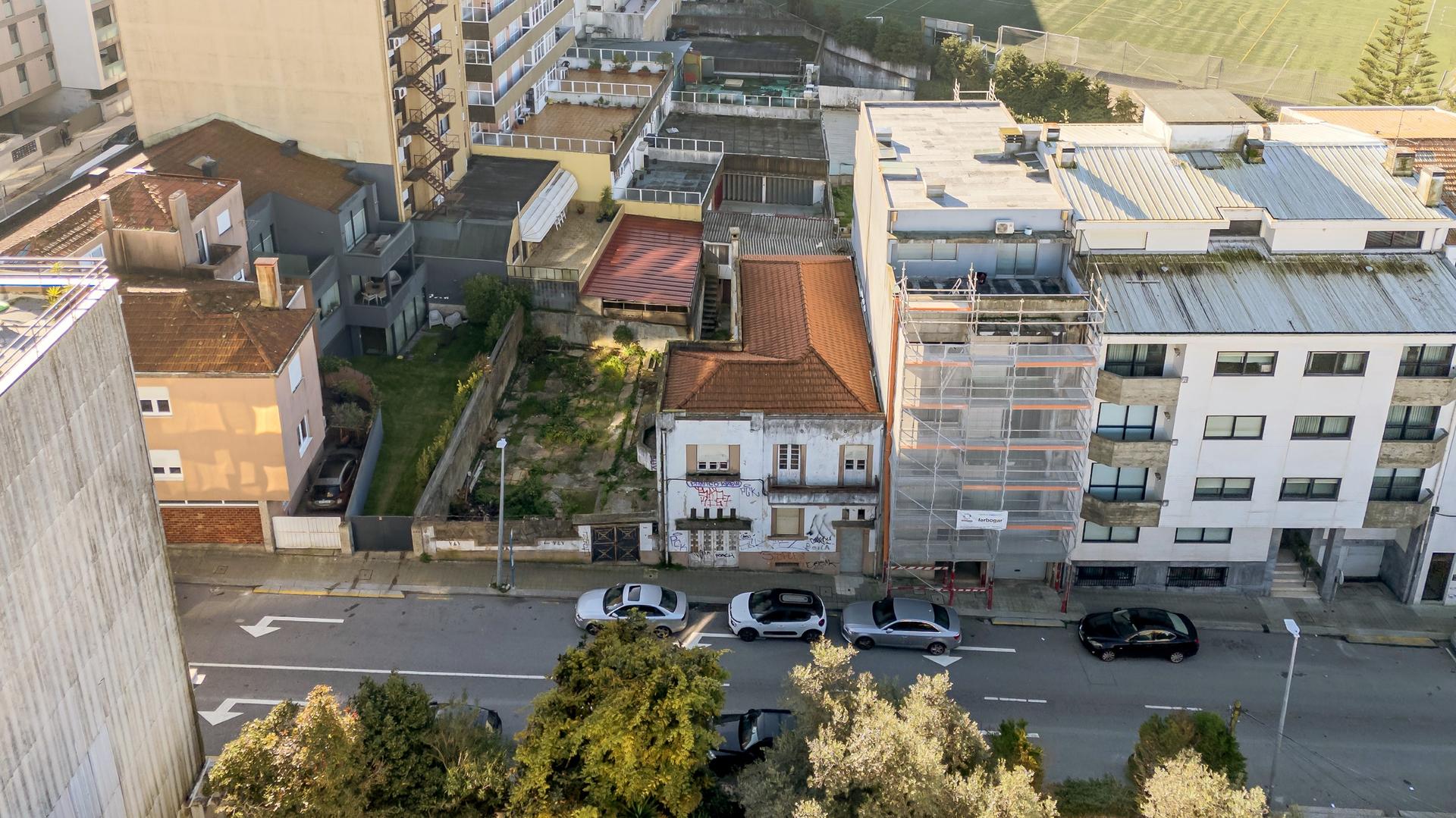 Building in Porto (93610) — photograph 5