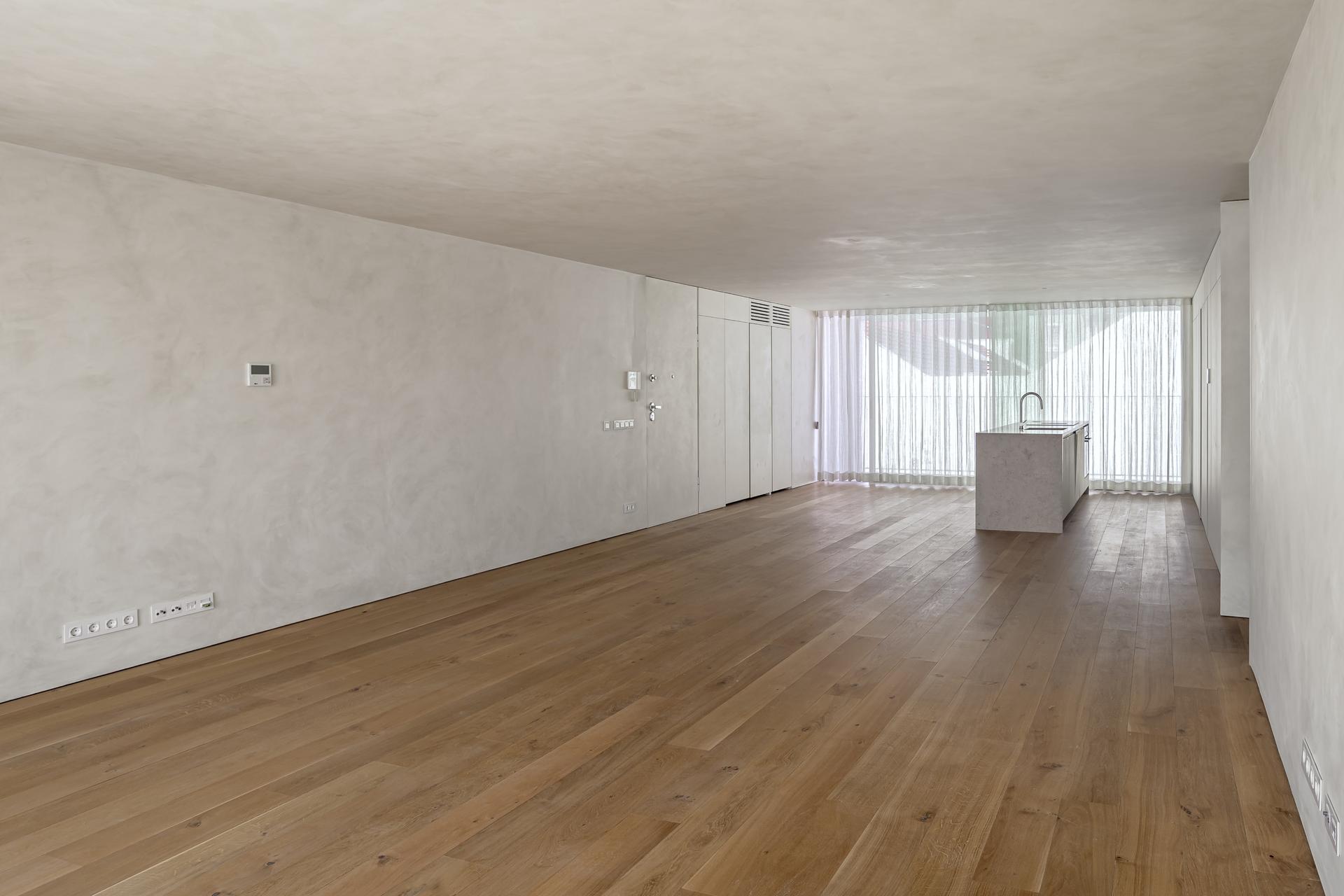 ATELIER — photograph 2