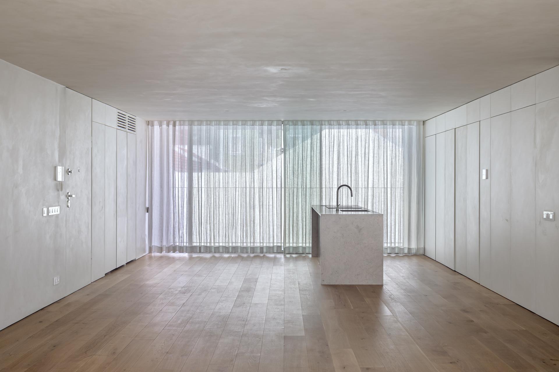 ATELIER — photograph 3