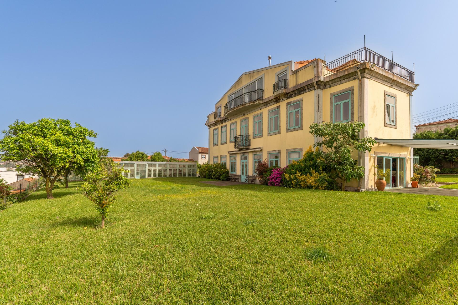 Mansion in Gondomar — photograph 1